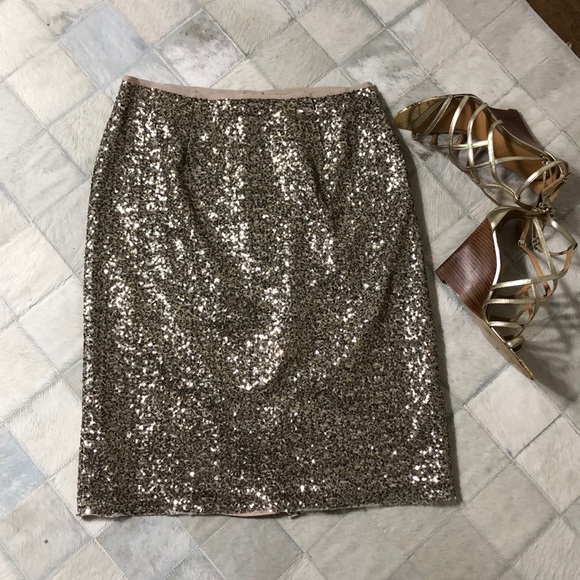 New with original tag gold sequins skirt. Size 6 Party Holiday! - Picture 4 of 16